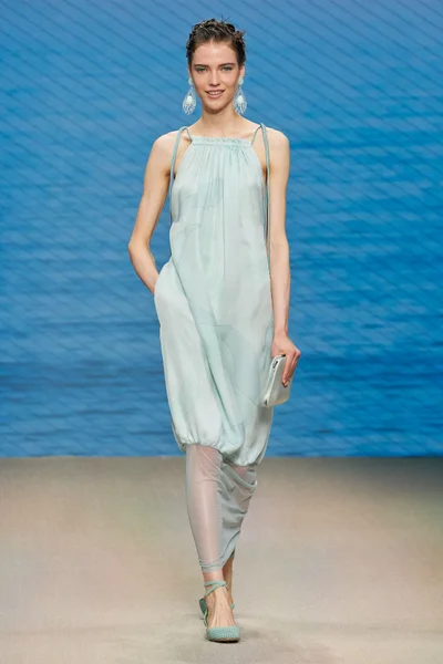 Look 27